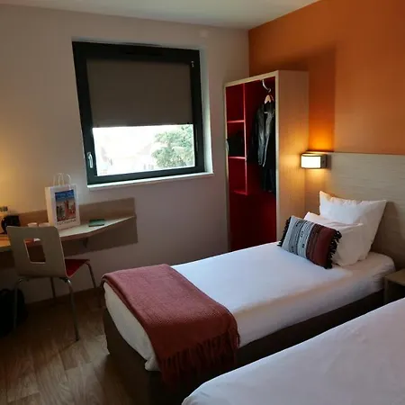 Oneloft Hotel Obernai Exterior photo